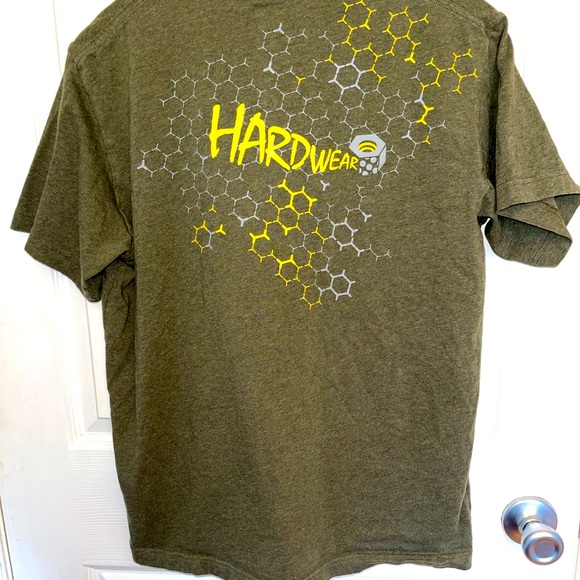 Mountain Hardware T shirt - Picture 2 of 2